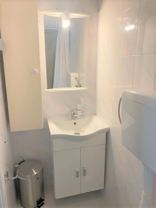 Ag.Sofias Minkk, 2B/Room+Balcony Thessaloníki Ngoại thất bức ảnh